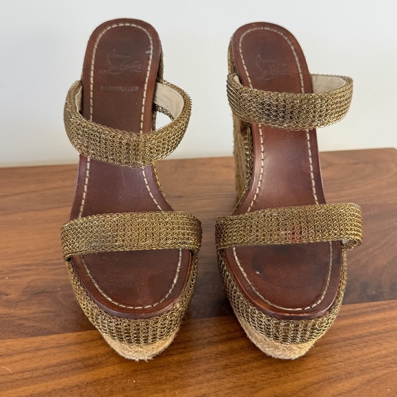 Christian Louboutin - Picture 2 of 7